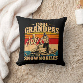 スノーモービルクールに乗るグランパス乗りスノーモービルSnowmobile Snowmob クッション (ブランケット)