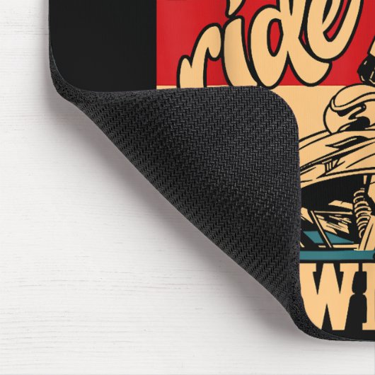 スノーモービルクールに乗るグランパス乗りスノーモービルSnowmobile Snowmob マウスパッド (コーナー)