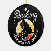 スノーモービル – 雪の中をダッシュイン セラミックオーナメント (左)