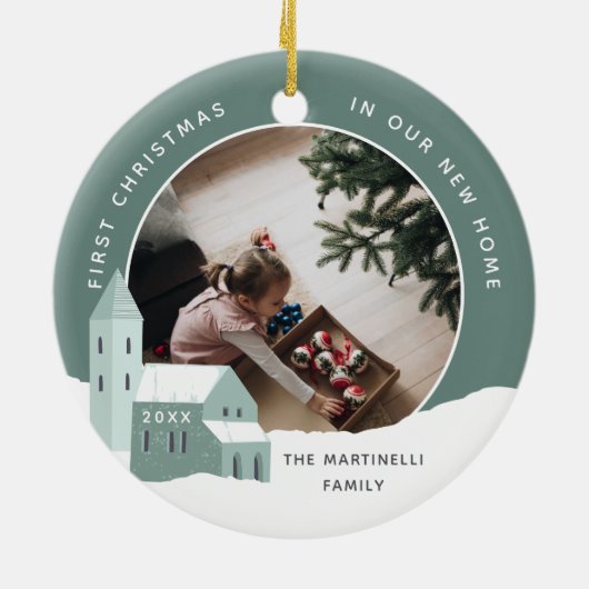 スノーヴィレッジ |新しいホーム初めてのクリスマス セラミックオーナメント (裏面)