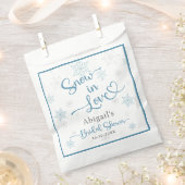 スノー イン ラブ ブライダル シャワー フェイバーバッグ (クリップ留めされた状態)