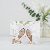 スパで茶を飲んでいる浴衣の女性 ポストカード (スタンド正面)