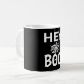 スパイダーギフト | Hey Boo Halloween おもしろい Spider Web コーヒーマグカップ (正面左)