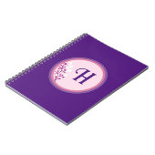 スパイラルフォトノートブック – イニシャルの追加 – 紫 ノートブック (左側)