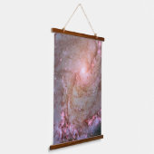 スパイラル銀河系M83、星の形成で燃え上がる。 吊り下げ型タペストリー (傾斜あり)