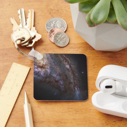 スパイラル銀河系Ngc 3627. キーホルダー (デスク)