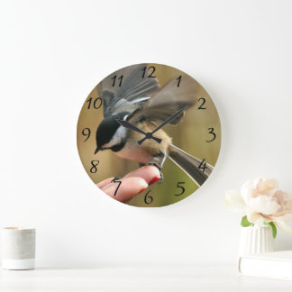 スパロウが妻の手に乗っている ラージ壁時計
