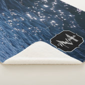 スパークリー深いブルーシーウェーブズモノグラム シェルパブランケット (3/4)