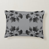 スパークリー葉グレー銀秋秋のパターン アクセントクッション (裏面)
