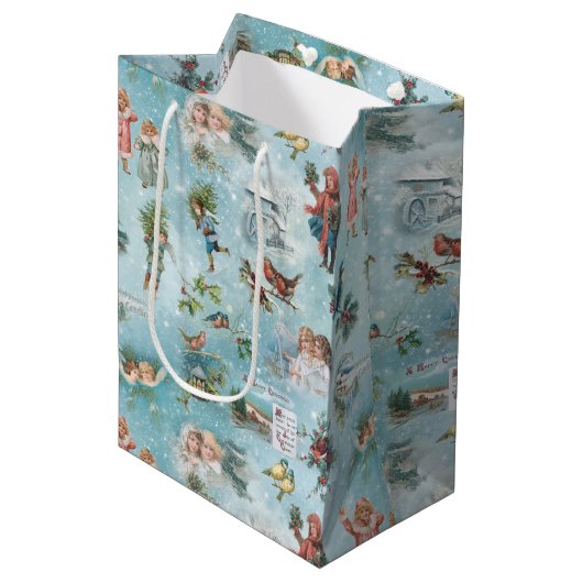スパークリー魔法の冬のヴィンテージクリスマスコラージュ ミディアムペーパーバッグ (正面アングル)
