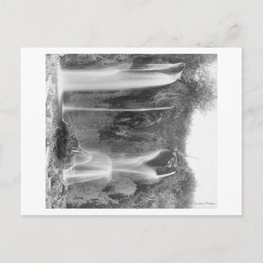 スピアフィッシュの下に立つ滝写真 ポストカード (正面)