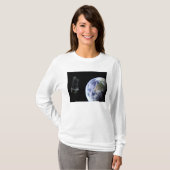 スピッツァーは打ち上げ直後に地球を出発 Tシャツ (正面フル)