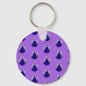 スピリチュアルパープルシッティングヨガポーズナマステ キーホルダー (裏面)