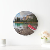 スピリット·アイランドの海岸にあるシーカヤック ラージ壁時計 (ホーム)