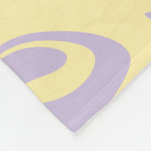 スピル – パステルイエローとパープル フリースブランケット (角)
