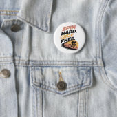 スピン懸命ライドフリーバイサイクリングTシャツ 缶バッジ (インサイチュ)