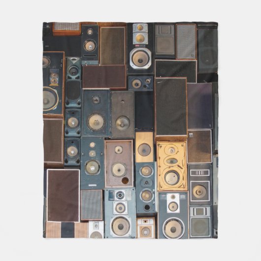 スピーカーの壁 フリースブランケット (正面)