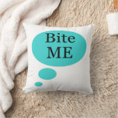 スピーチの泡は私をタイポグラフィかみます クッション (ブランケット)