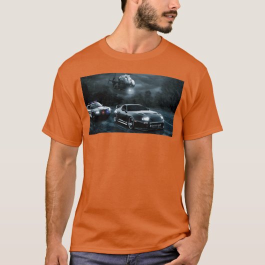スピードスポーツカーの夜の追跡ギフト Tシャツ (正面)