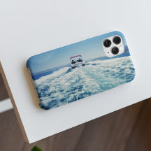 スピードボートでウォータースキー