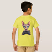 スフィンクス猫がゲームコントローラを持っている Tシャツ (裏面フル)