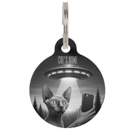 スフィンクス猫の面白い自撮り写真 UFOに乗って猫が行方不明に ペット ネームタグ