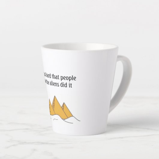 スフィンクス角錐反エジプトクフファローア カフェラテマグ (右アングル)