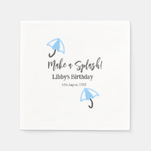 スプラッシュブルーの傘の夏のプールの誕生日p