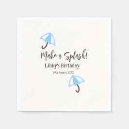 スプラッシュブルーの傘の夏のプールの誕生日p スタンダードカクテルナプキン