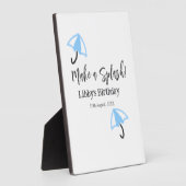 スプラッシュブルーの傘の夏のプールの誕生日p フォトプラーク (側面)