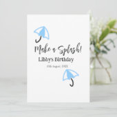 スプラッシュブルーの傘の夏のプールの誕生日p 招待状 (スタンド正面)