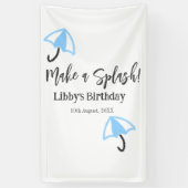 スプラッシュブルーの傘の夏のプールの誕生日p 横断幕 (縦)