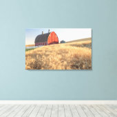 スプラハ近郊の夏の小麦畑Barn, Eastern 1 キャンバスプリント (インサイチュ (ウッドフロア))