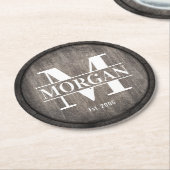 スプリットモノグラムファミリー名素朴ダークウッド ラウンドペーパーコースター (アングル)