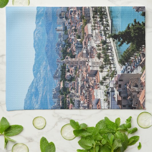 スプリット・シティ海底上空ビュー、ダルマティア、クロアチア キッチンタオル (折り畳み)