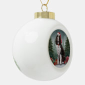 スプリンガースパニエル犬ドッグインスノークリスマス セラミックボールオーナメント (左)