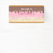 スプリンクルとチョコレートバニライチゴの3色アイスクリーム 横断幕 (インサイチュ)