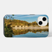 スプリングフィールド湖の秋の輝き iPhoneケース (裏面横)