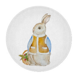 スプルースのぬか入りのバスケットを持つ可愛いクリスマスヘア カッティングボード