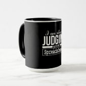 スプレッドシートの衣装ギフトを静かに判断している マグカップ (正面左)