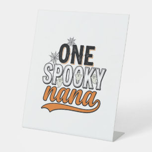 スプーキーななハロウィンガーゴーストビンテージTシャツデザイン_1 台座サイン