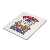 スプーキー・タキュラー・ナース・ハロウィーン・ゴーストTシャツデザイン タイル (側面)