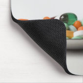 スプーンの丸薬のクローズアップ マウスパッド (コーナー)