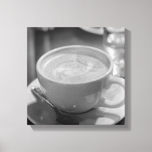 スプーン付きコーヒー/ラテ - モノクロ写真 キャンバスプリント (正面)
