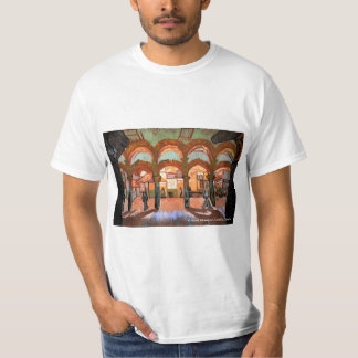 スペインのコルドバ，グランドモスクTシャツ Tシャツ