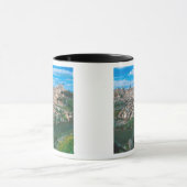 スペインのトレドの古代都市。 マグカップ (中央)