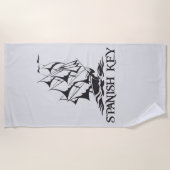 スペインの鍵ビーチタオル – 黒ロゴ ビーチタオル (正面)