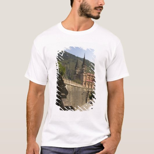 スペイン北西部、コバドンガ聖堂 Tシャツ (正面)