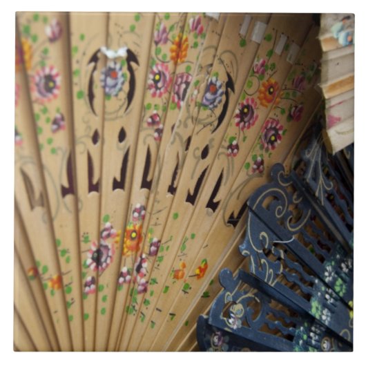 スペイン、カディズ州、セビリア。歴史的サンタ タイル (正面)