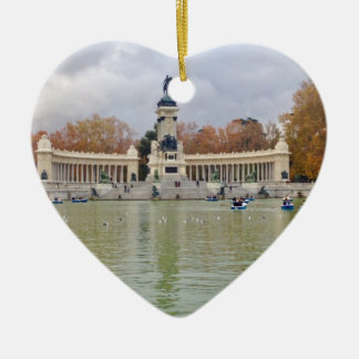 スペイン，マドリード，レティロ公園 セラミックオーナメント